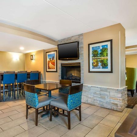 Comfort Inn & Suites East Hartford - Hartford Exteriör bild