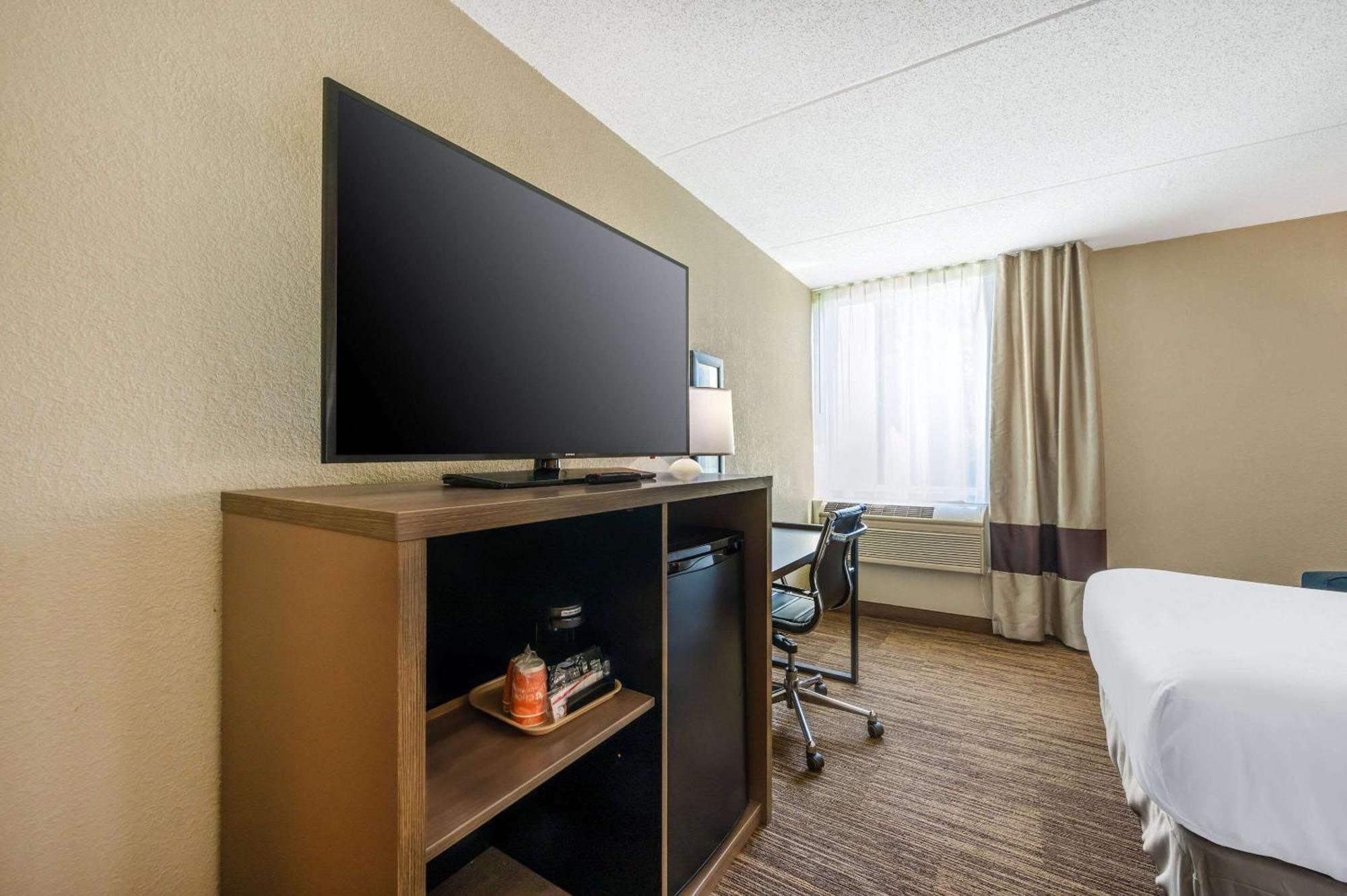Comfort Inn & Suites East Hartford - Hartford Exteriör bild