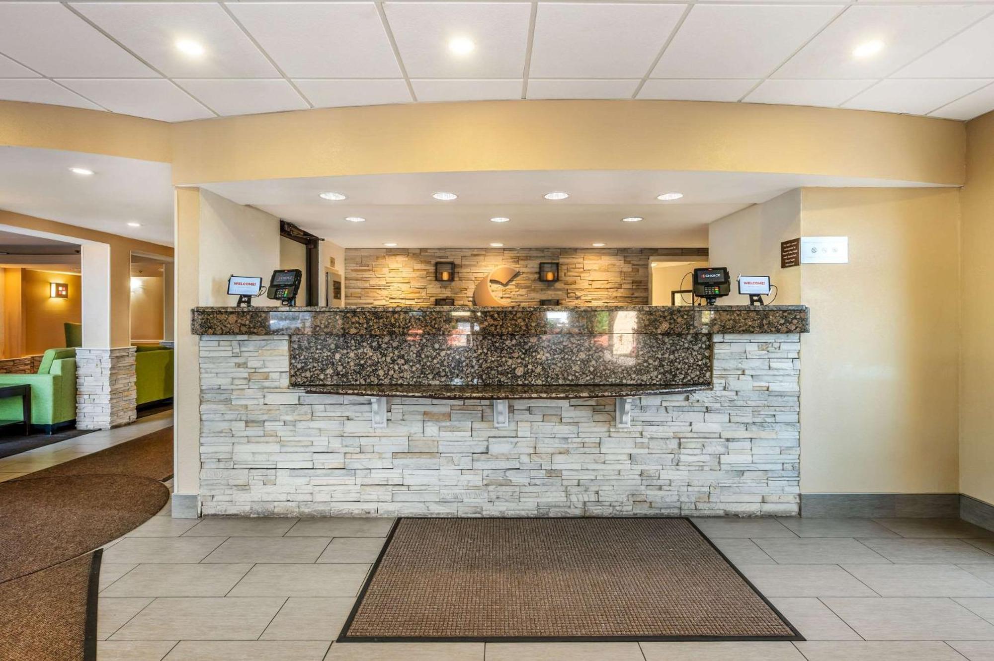 Comfort Inn & Suites East Hartford - Hartford Exteriör bild
